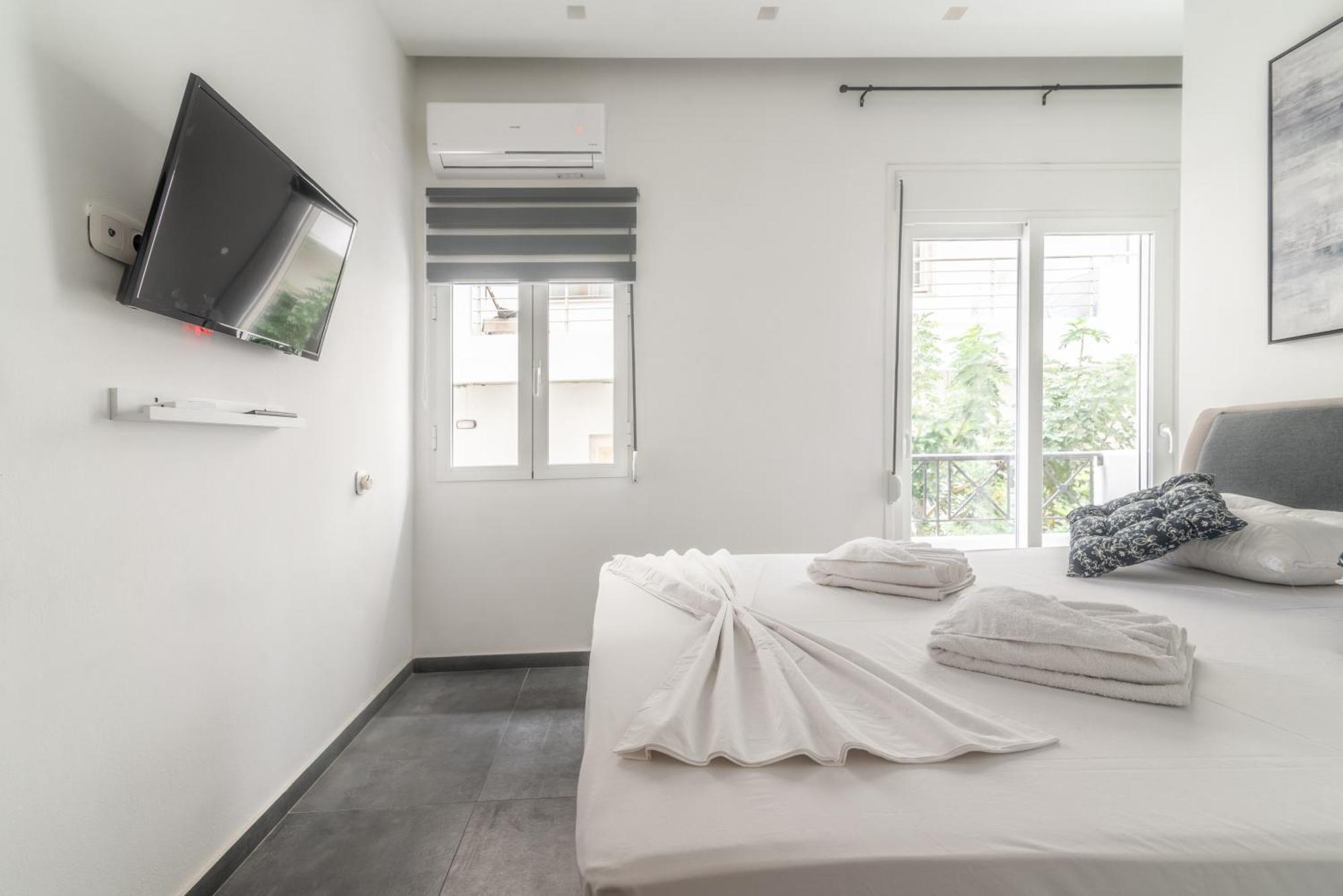 Misty Grey Apartment Near City Centre Heraklion  ภายนอก รูปภาพ