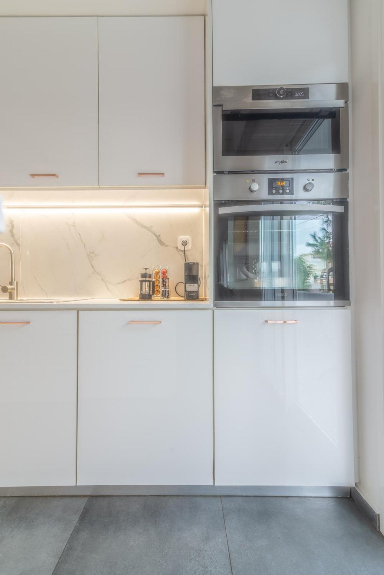 Misty Grey Apartment Near City Centre Heraklion  ภายนอก รูปภาพ