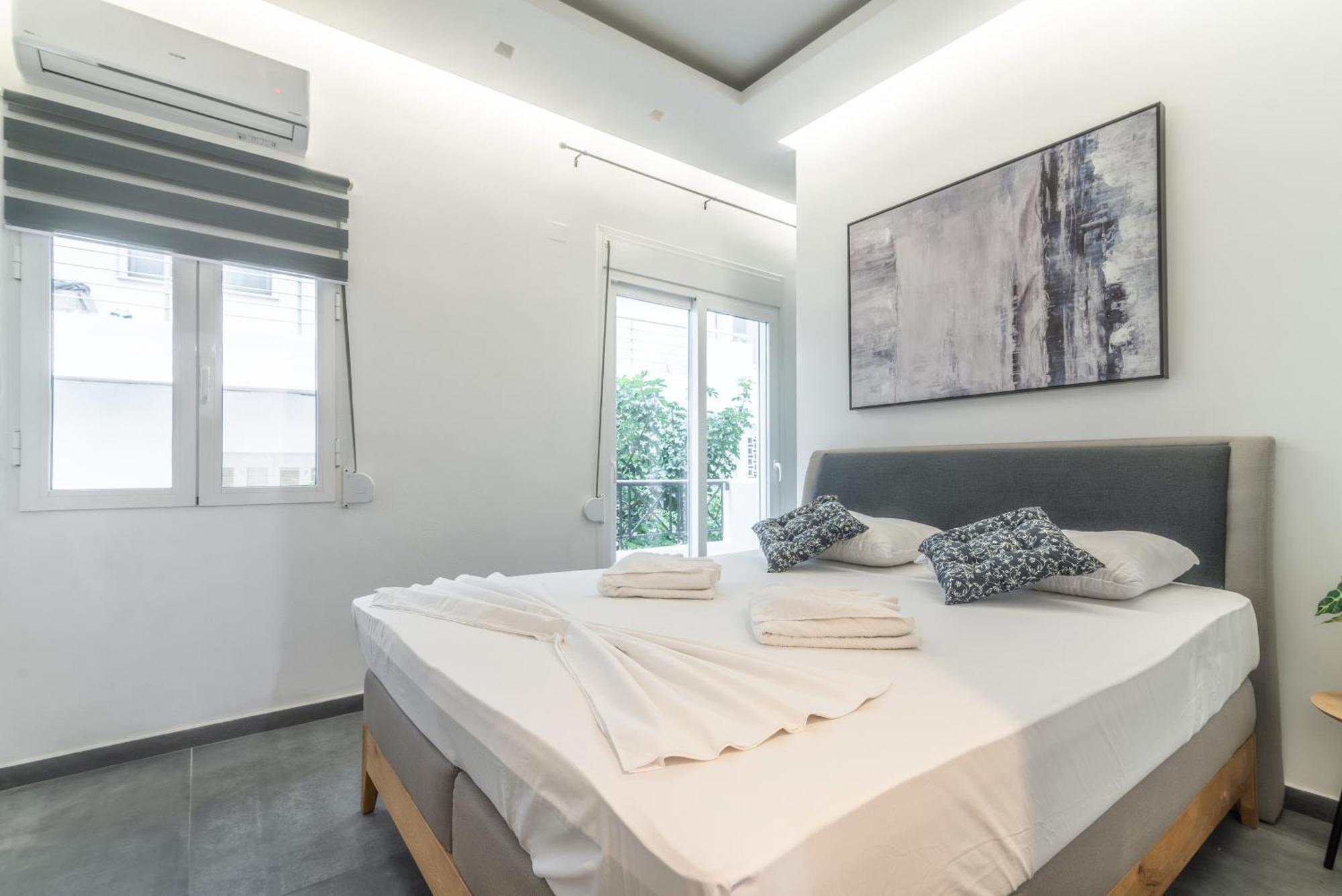 Misty Grey Apartment Near City Centre Heraklion  ภายนอก รูปภาพ