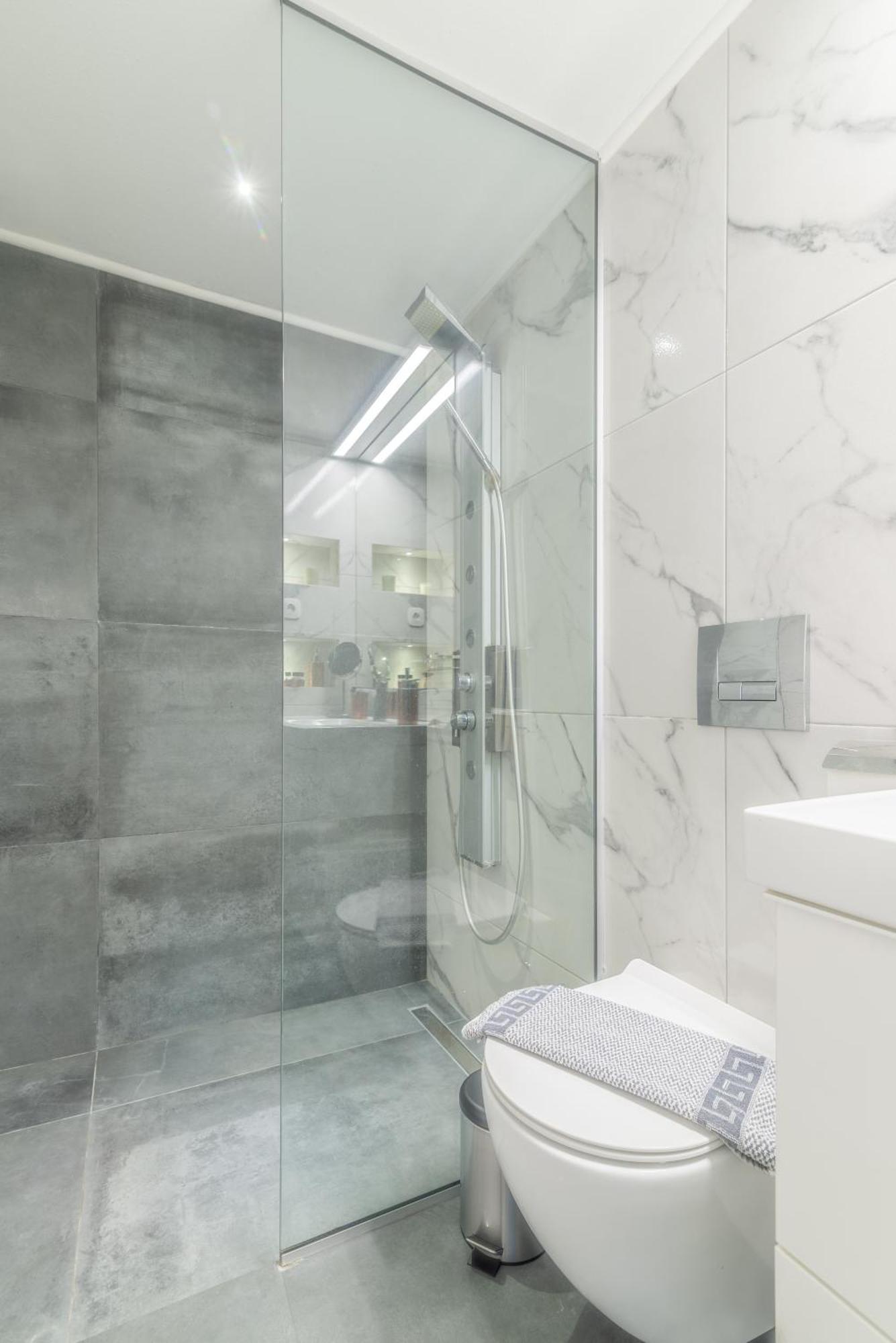 Misty Grey Apartment Near City Centre Heraklion  ภายนอก รูปภาพ