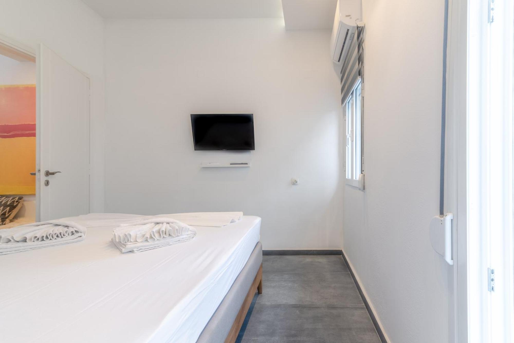 Misty Grey Apartment Near City Centre Heraklion  ภายนอก รูปภาพ